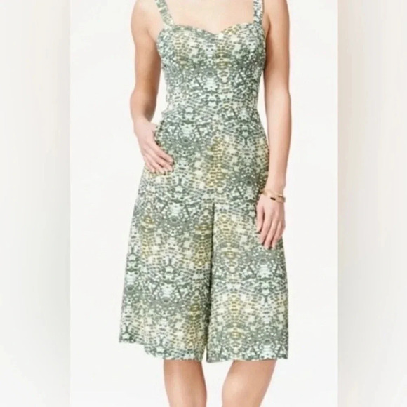 Guess Women's Sz 2 Green Snake Tank Cropped Jumpsuit Wide Leg Open Back Vacation - Picture 3 of 15